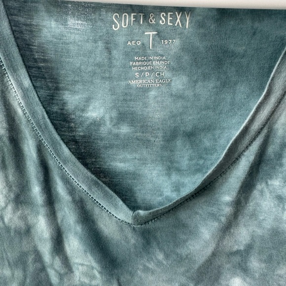 American Eagle T-Shirt Long Sleeve Soft and Sexy Size Small Blue Pattern - Picture 7 of 7